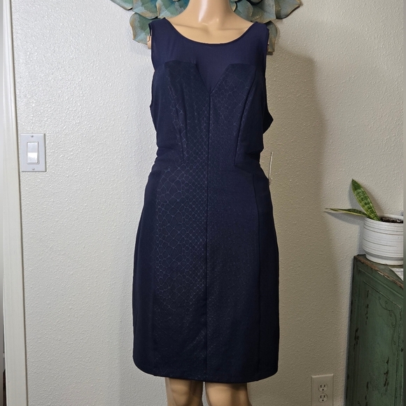 Dress - Picture 1 of 6